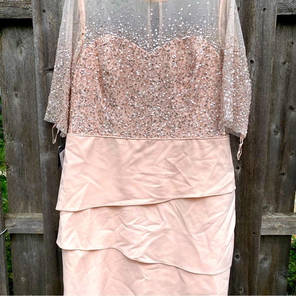 Adrianna Papell Women's Short Dress with Beaded Bodice and Layered - Picture 16 of 16